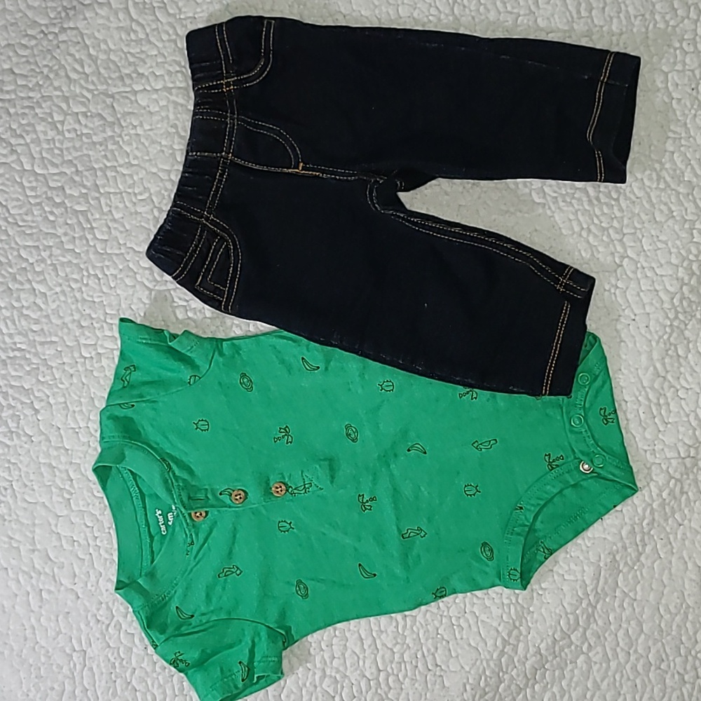 (Pre-loved) Carter's Matching set
